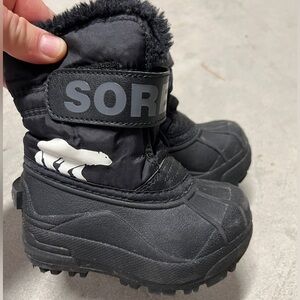 Sorel toddler size 6, like new condition